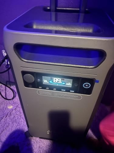 Anker SOLIX F3800 (A1790) and included solar panel in customer use — photo 2