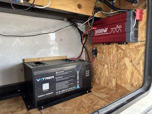Vatrer 460Ah heated Bluetooth battery photographed by an Amazon customer