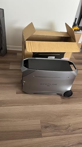 EcoFlow DELTA Pro 3 and included solar panel in customer use — photo 3