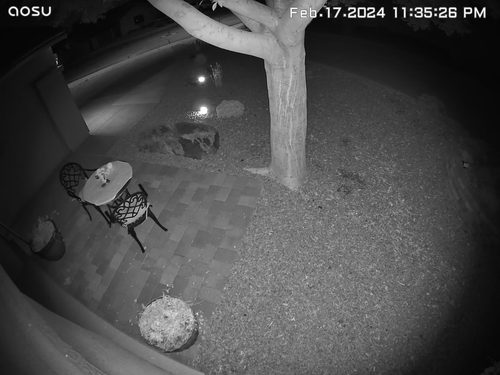 Customer-submitted AOSU SolarCam Pro nighttime patio view