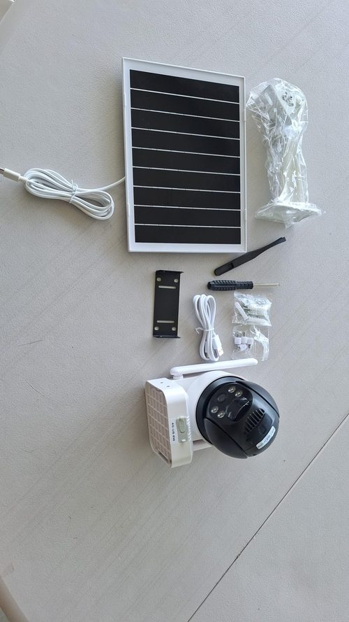 HOSAFE ZC-YT05 camera, separate panel and accessories photographed by a customer
