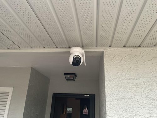 Reolink Altas PT Ultra customer installation beneath a soffit